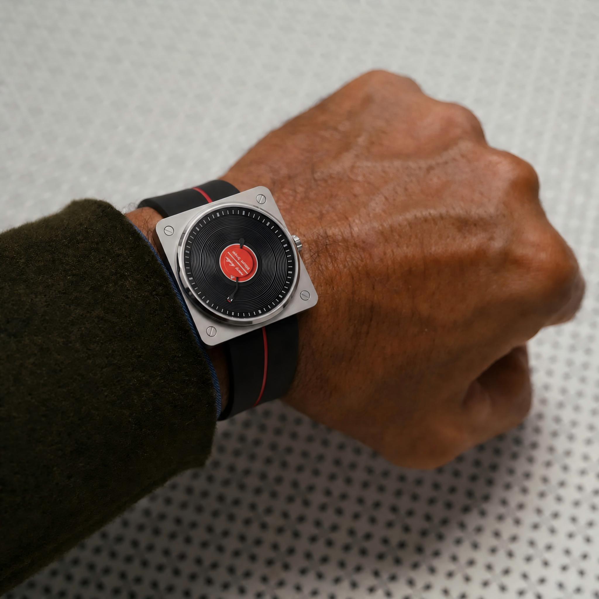 Vintage Watch Collecting - ساعات رجالية من SKU Vinyl Record
