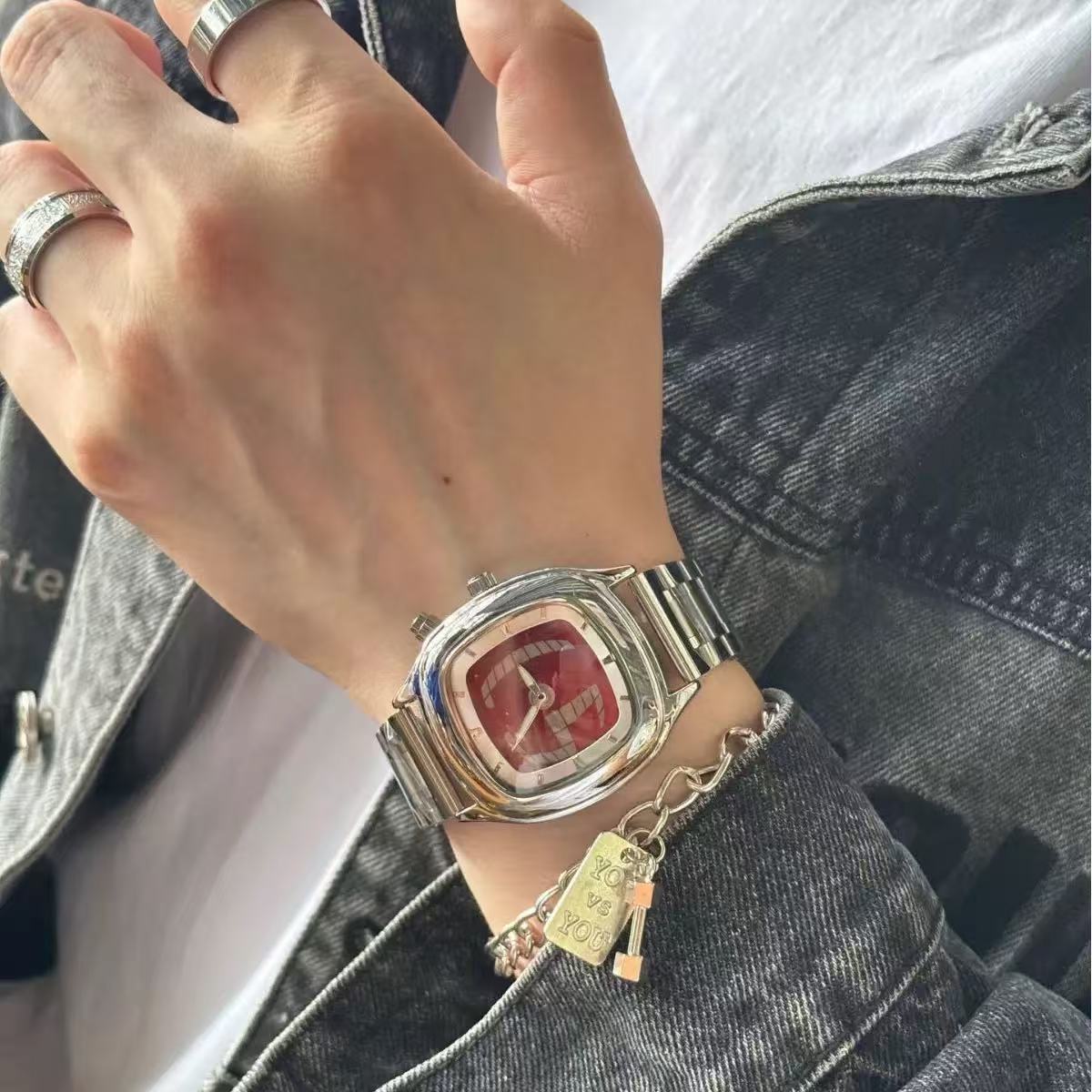 ساعة يد رجالية بتصميم كلاسيكي  - مراجعة Vintage Watch Collecting وسعره