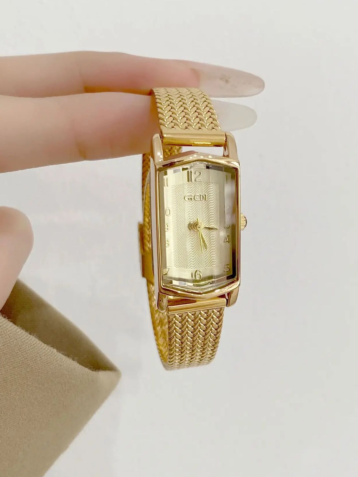 مجموعة ساعات نسائية ذهبية عتيق - مراجعة Vintage Watch Collecting وسعره